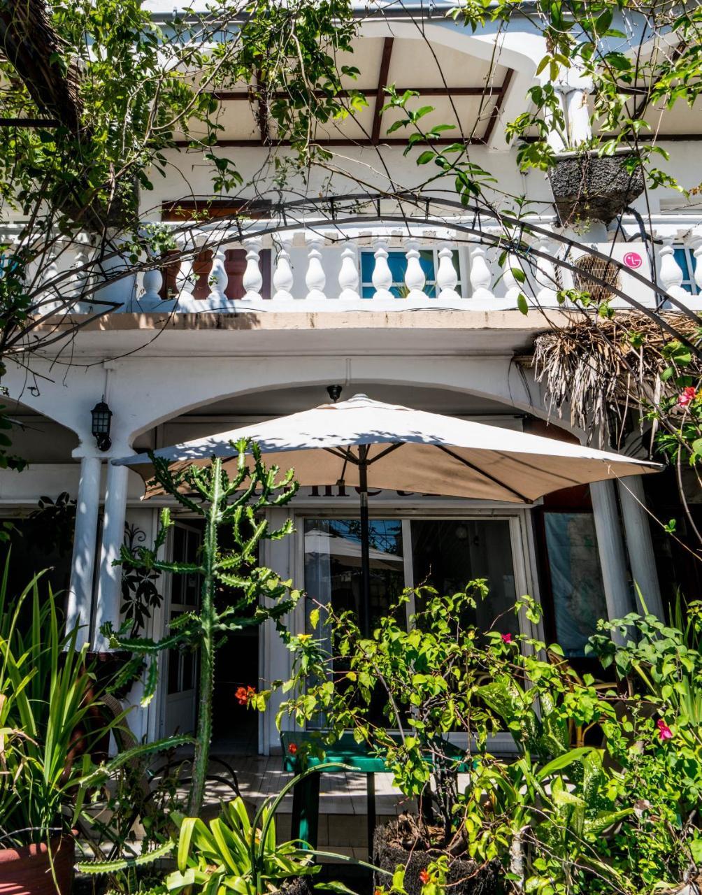 Hotel Jardin De La Paix Moroni Eksteriør bilde